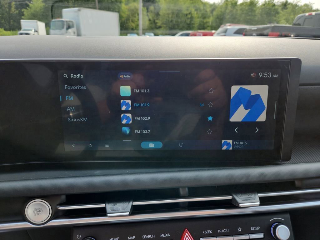 Used 2025 Hyundai Tucson SE image 18