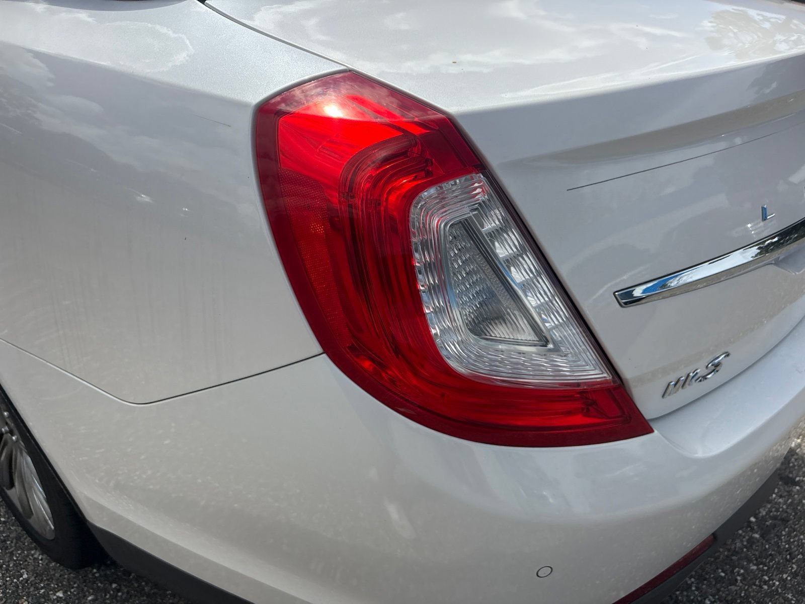 Used 2015 Lincoln MKS w/ Equipment Group 101A FWD image 12