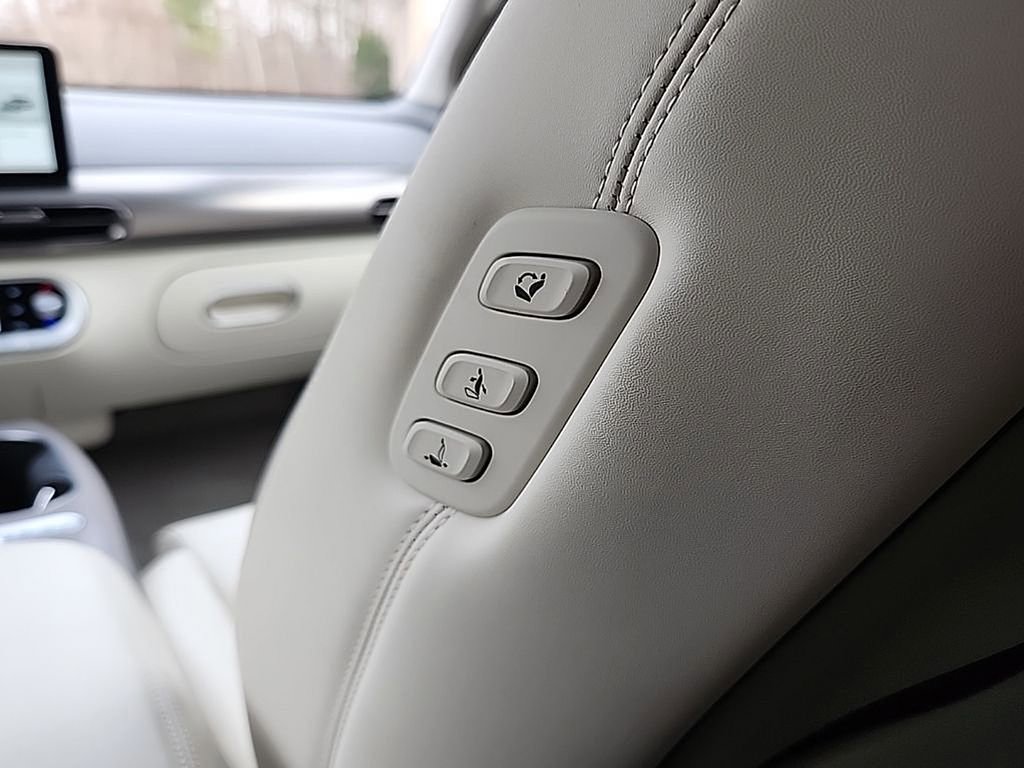 Used 2025 Genesis GV60 Performance image 28