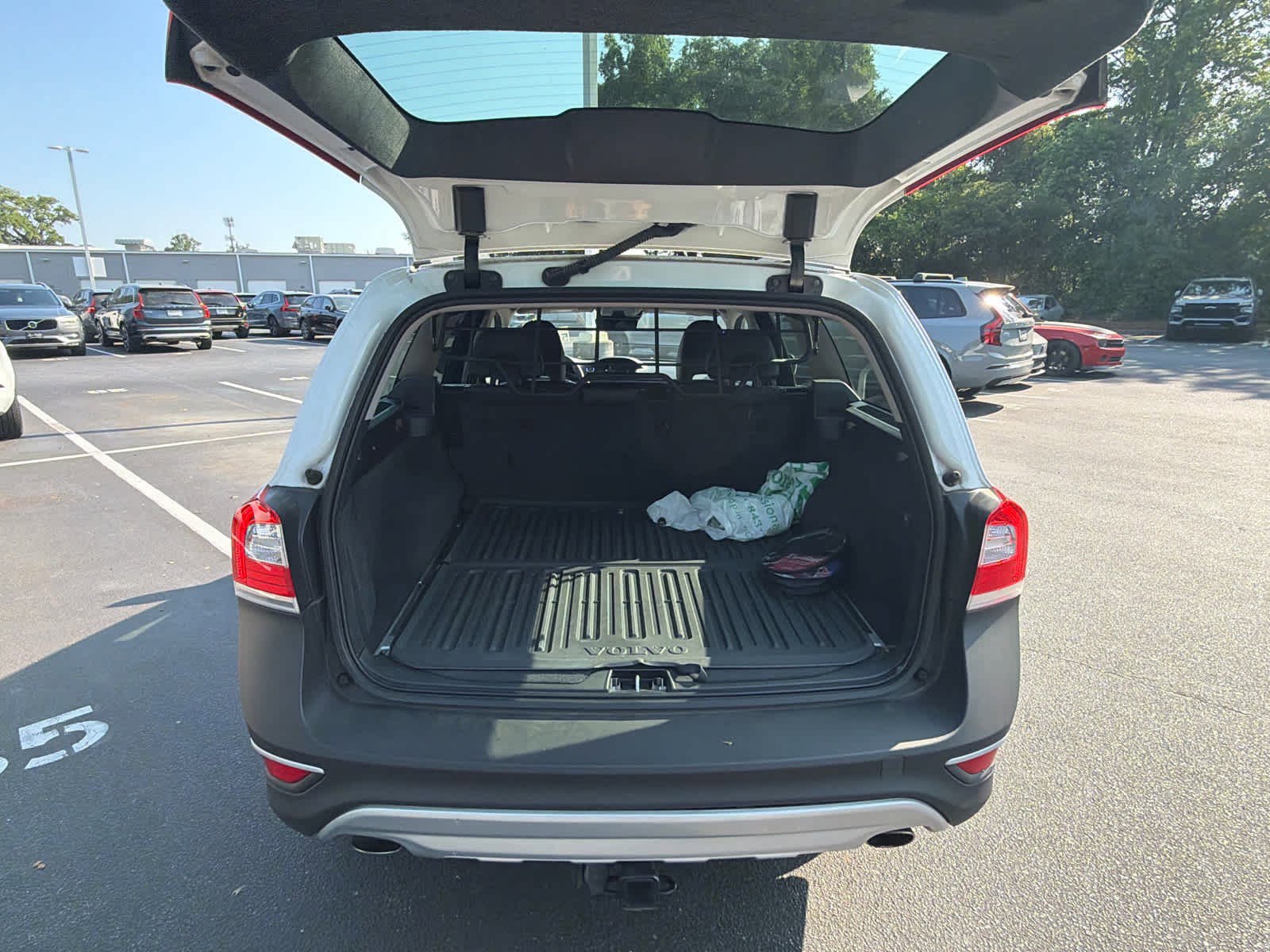 Used 2016 Volvo XC70 T5 Platinum w/ Protection Package FWD image 21