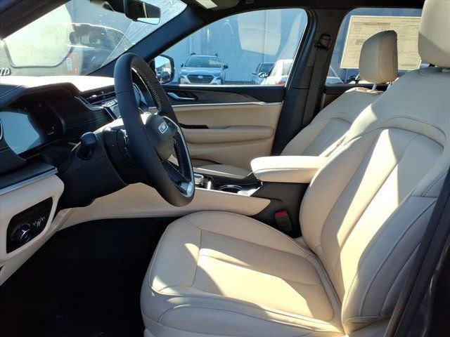 New 2025 Jeep Grand Cherokee Limited w/ MOPAR Finishing Package image 13