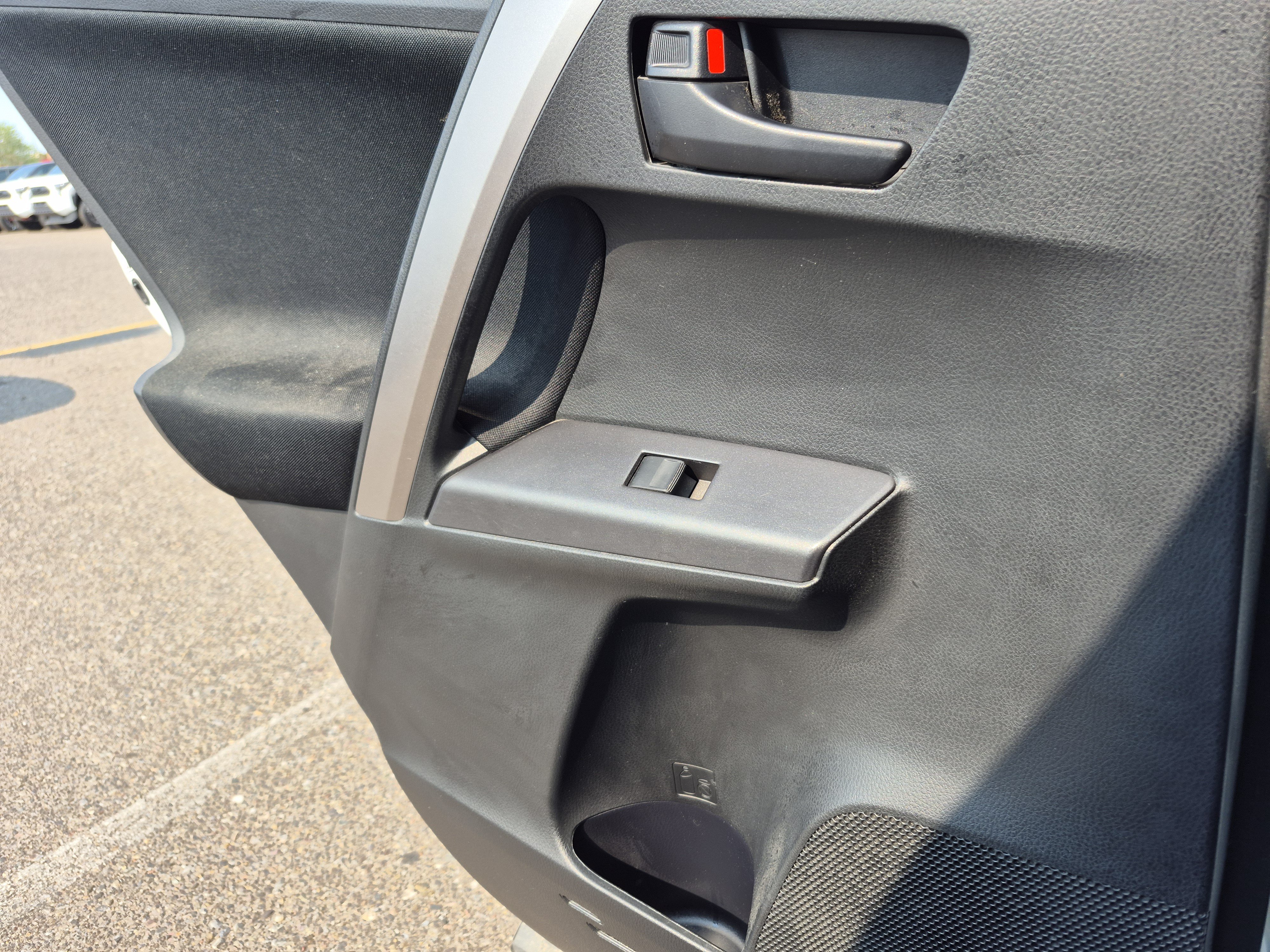 Used 2018 Toyota RAV4 LE w/ Carpet Mat Package AWD/4WD image 19
