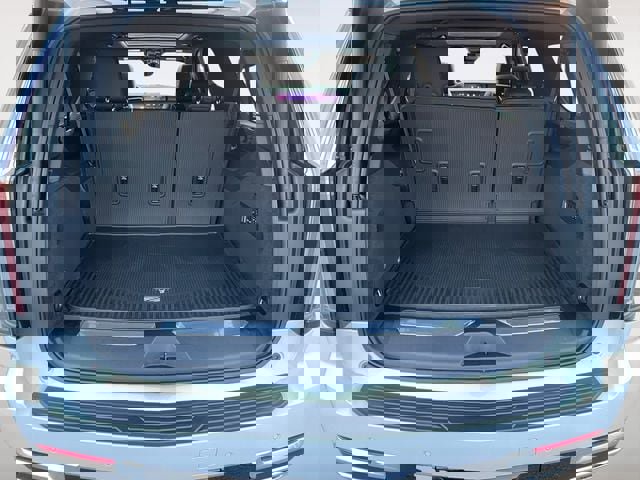 New 2026 Cadillac Escalade ESV Luxury w/ Touring Package image 11