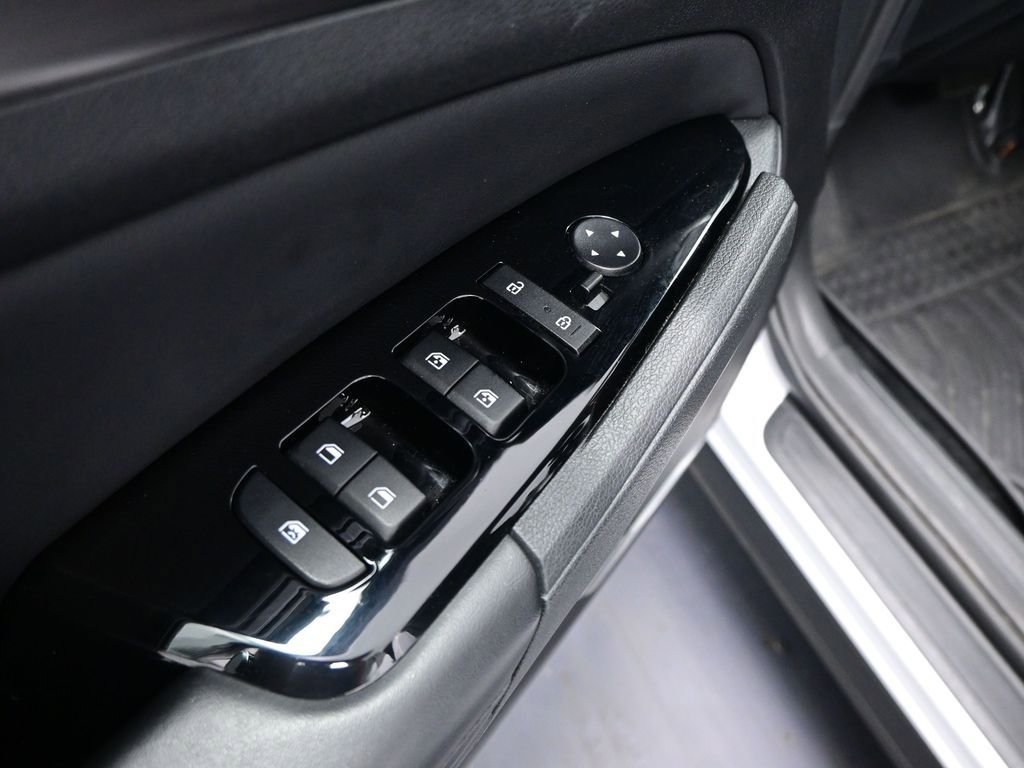 Used 2023 Kia Sportage EX image 10