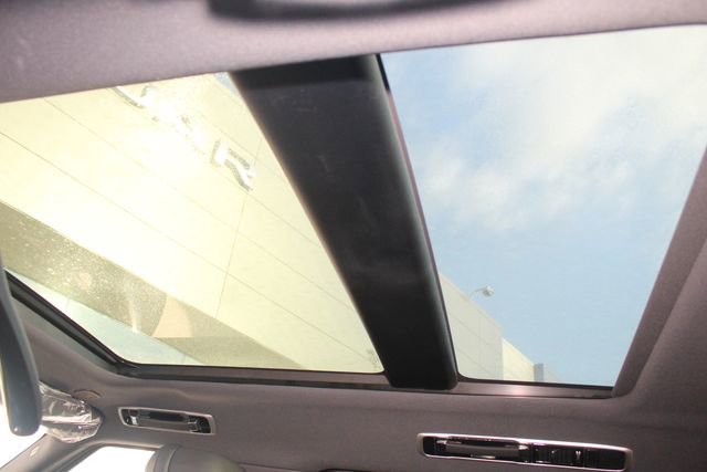 New 2026 Land Rover Range Rover Long Wheelbase SE image 23