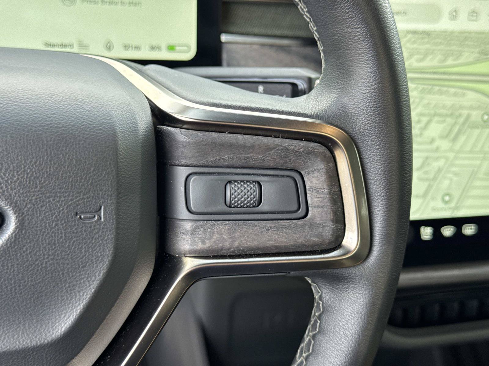 Used 2022 Rivian R1T Adventure AWD/4WD image 12