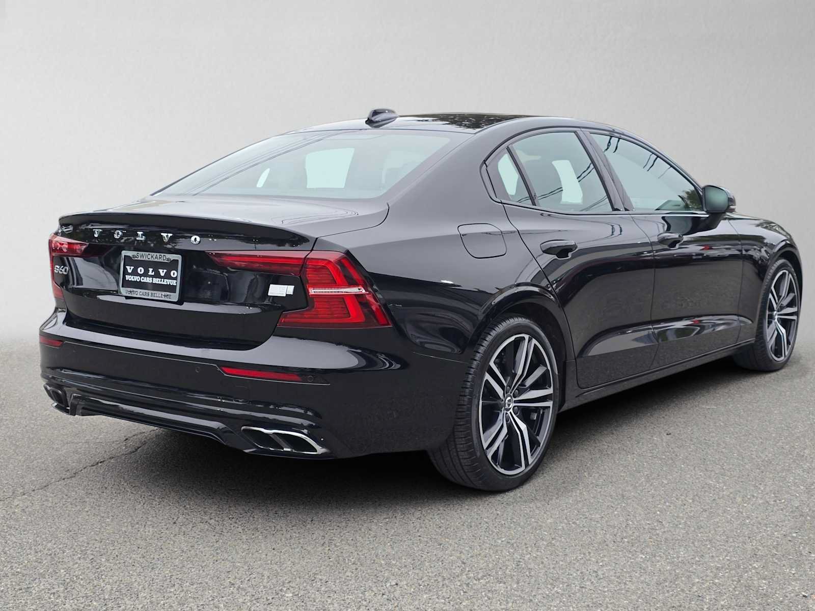 Used 2022 Volvo S60 T8 R-Design w/ Climate Package AWD/4WD image 3
