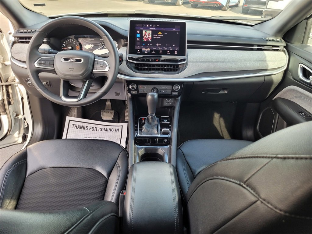 Used 2024 Jeep Compass Latitude image 15