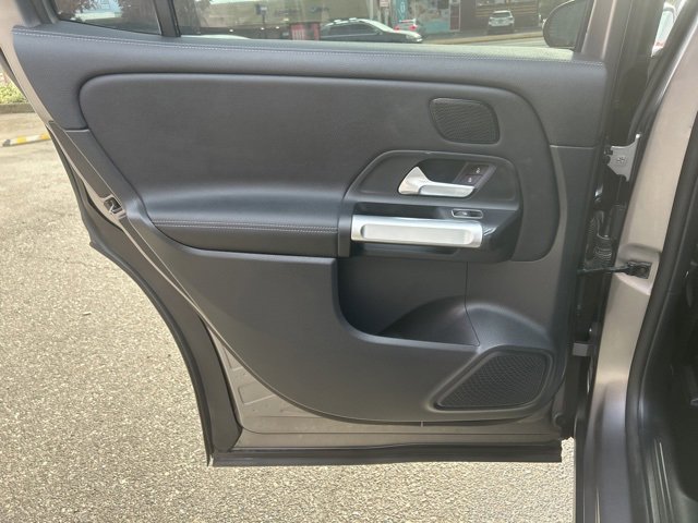 Used 2022 Mercedes-Benz EQB 350 4MATIC image 17