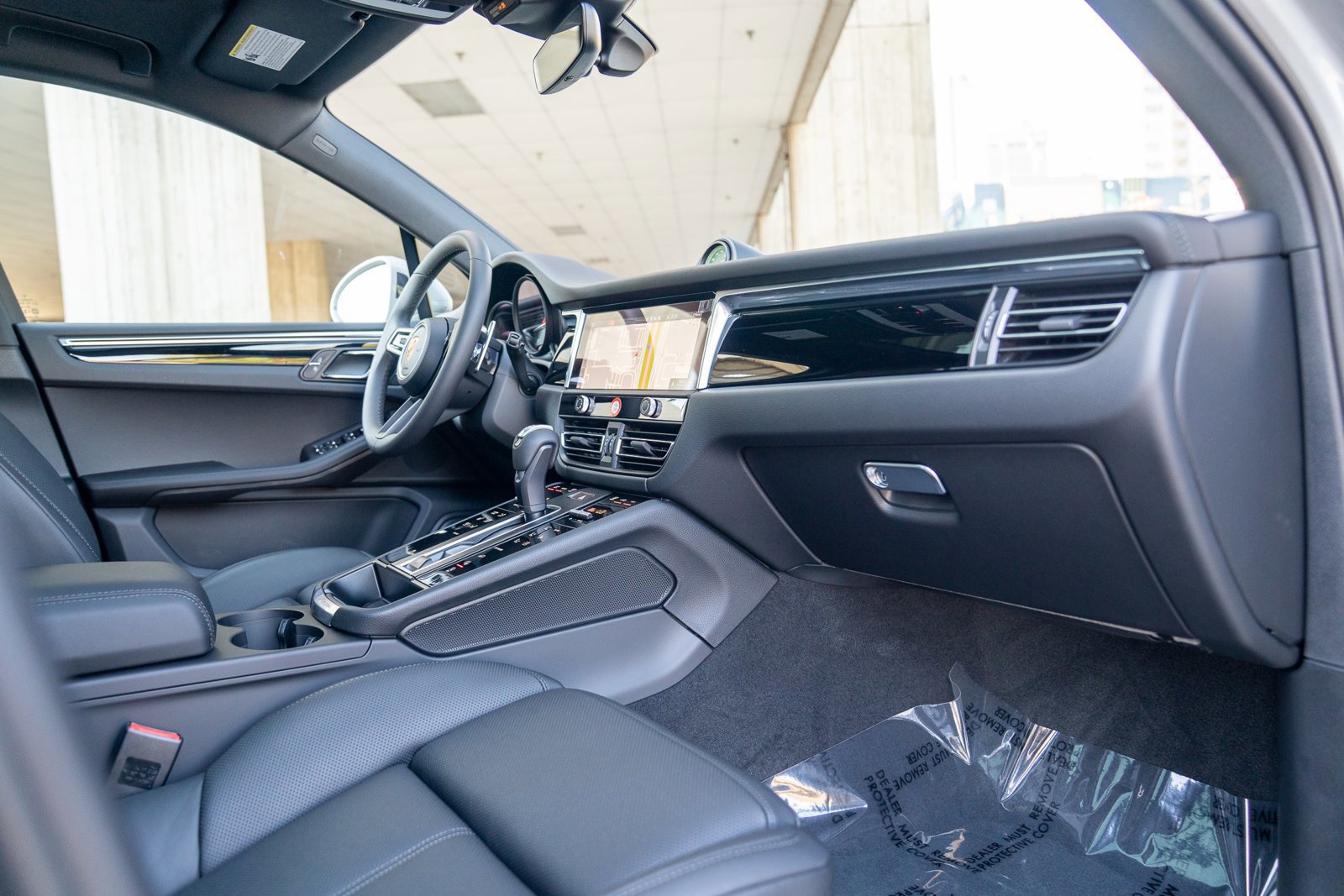 Certified 2026 Porsche Macan AWD/4WD image 27