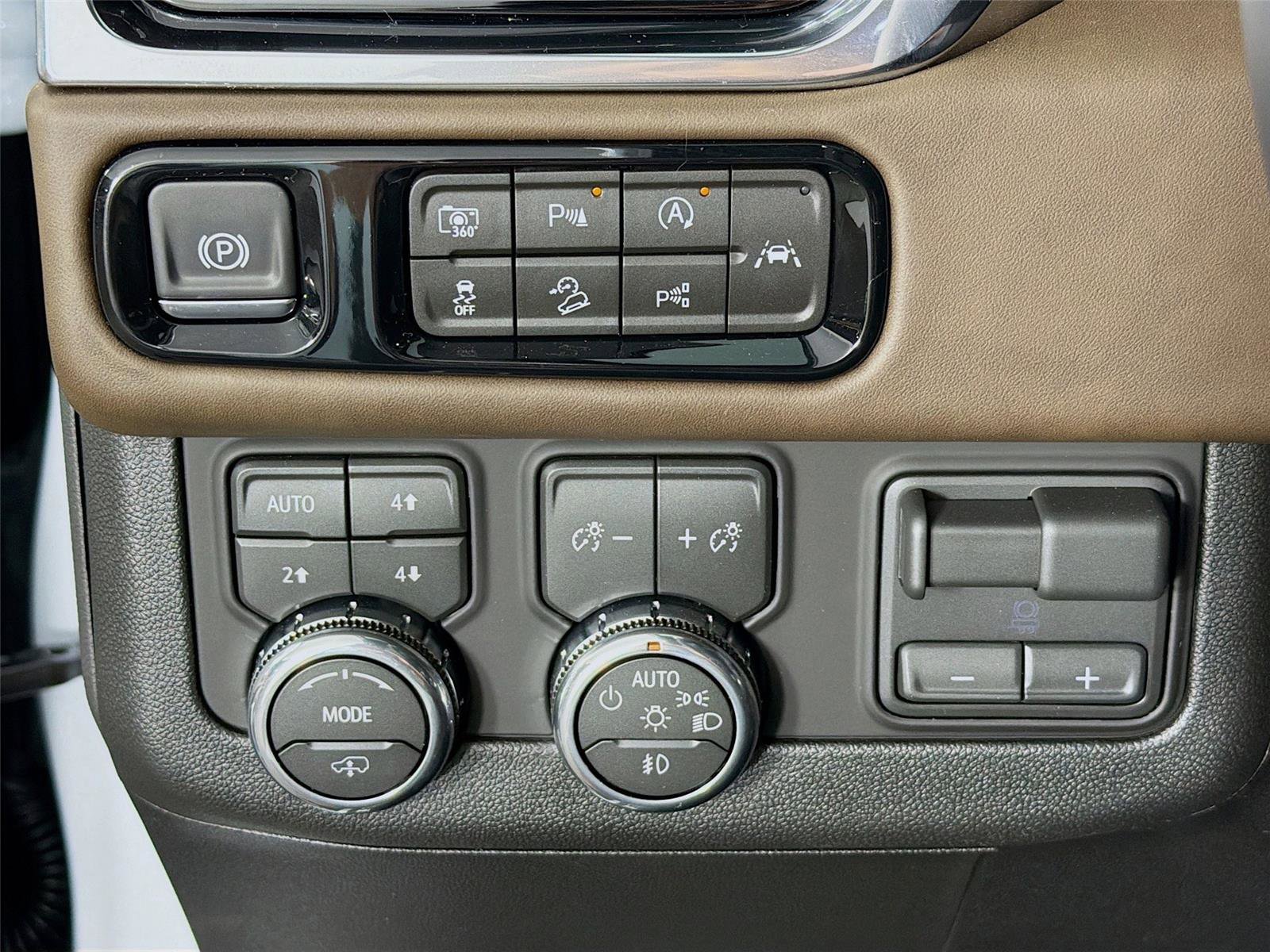 New 2026 GMC Yukon XL Denali Ultimate AWD/4WD image 17