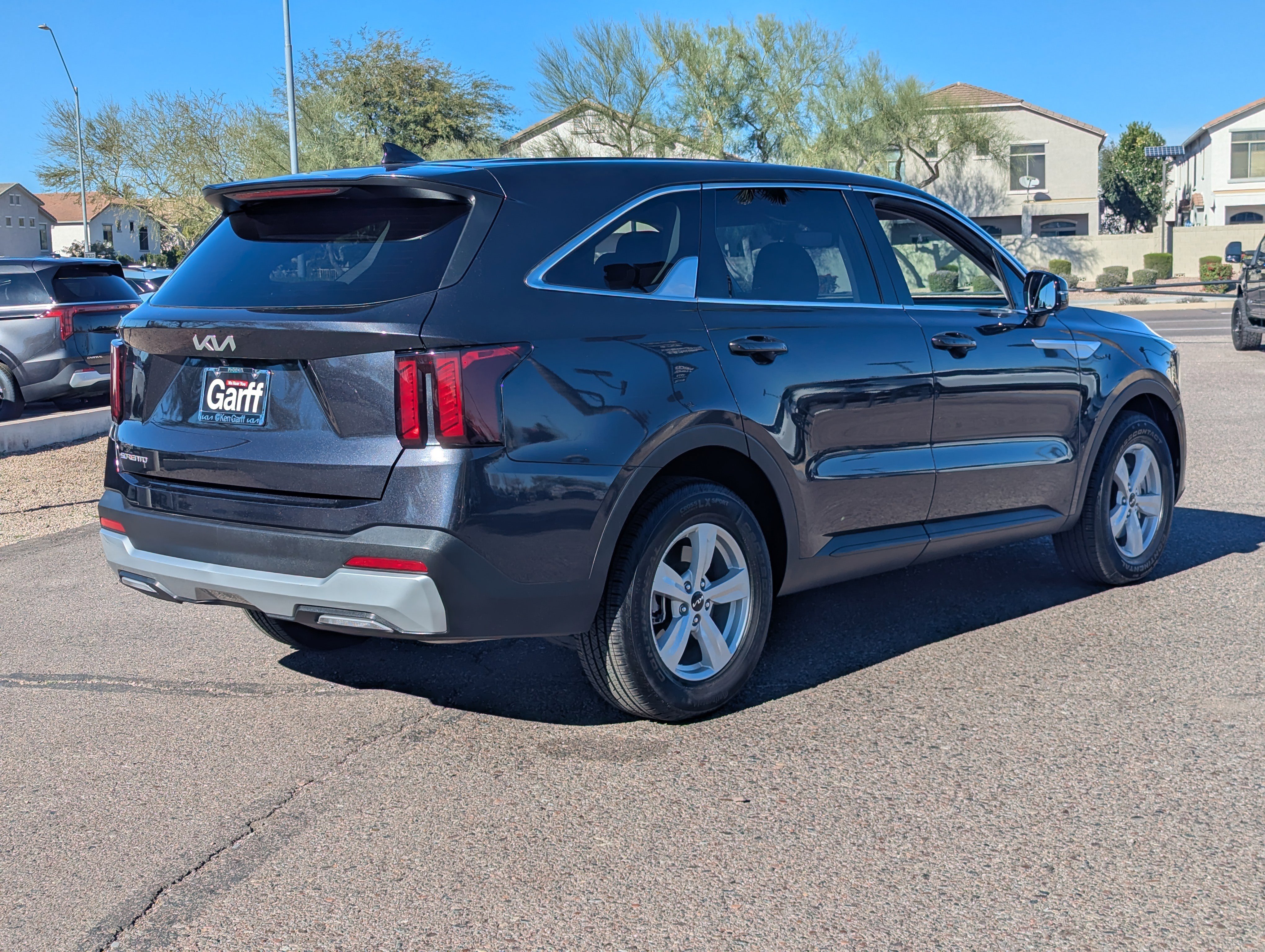 Certified 2025 Kia Sorento LX image 3