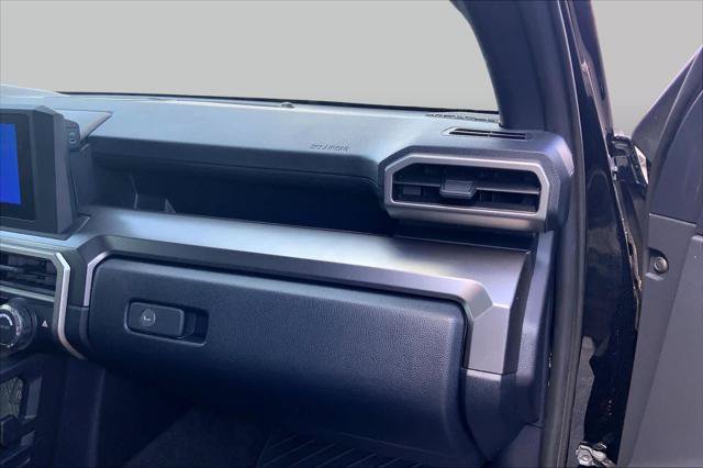 Certified 2025 Toyota 4Runner SR5 AWD/4WD image 19