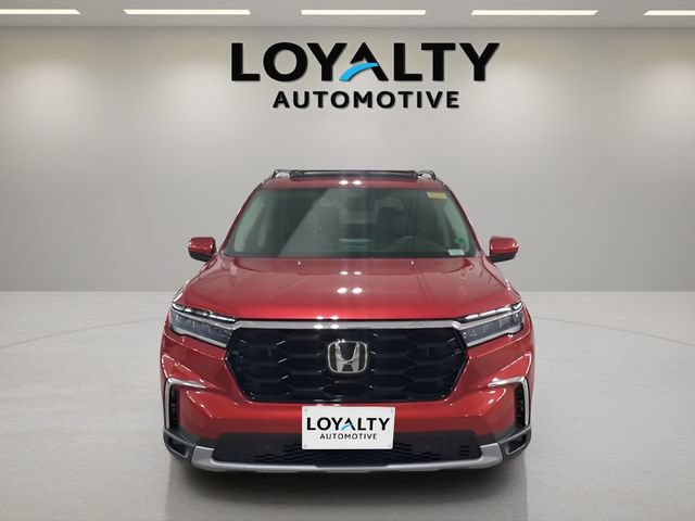 Used 2025 Honda Pilot Touring image 8