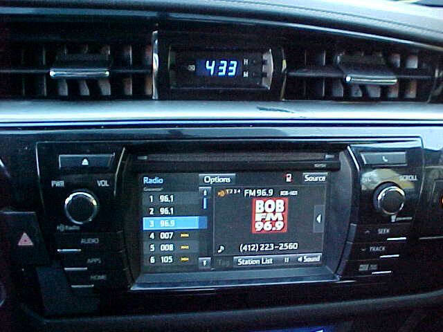 Used 2015 Toyota Corolla S image 17