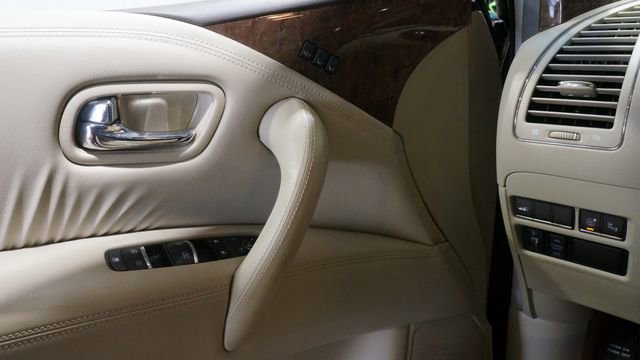 Used 2016 INFINITI QX80 4WD w/ Driver's Assistance Package image 17