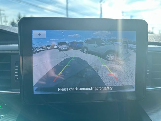 Used 2020 Ford Explorer XLT w/ Equipment Group 202A AWD/4WD image 17