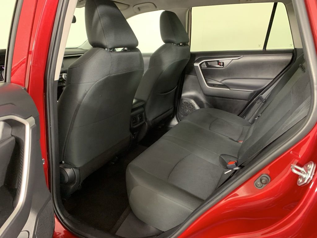 Used 2024 Toyota RAV4 LE image 31