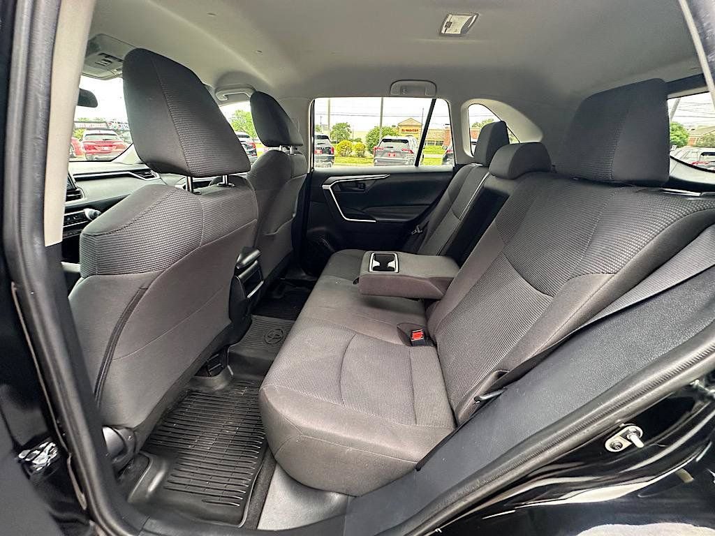 Certified 2021 Toyota RAV4 LE w/ Carpet Mat Package (TMS) AWD/4WD image 16