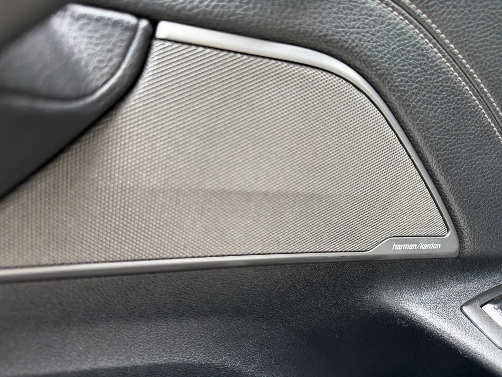 Used 2019 BMW 530i w/ Convenience Package RWD image 25