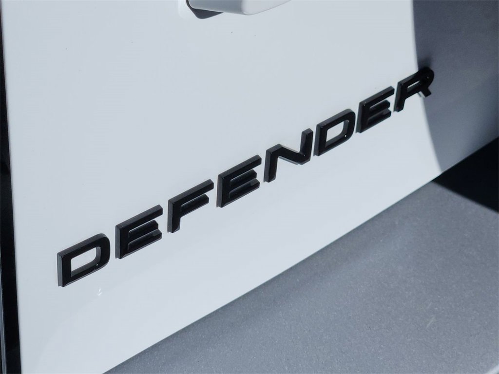 Used 2025 Land Rover Defender 110 S image 27