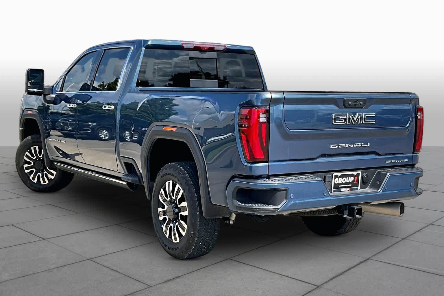Used 2025 GMC Sierra 2500 Denali Ultimate AWD/4WD image 11
