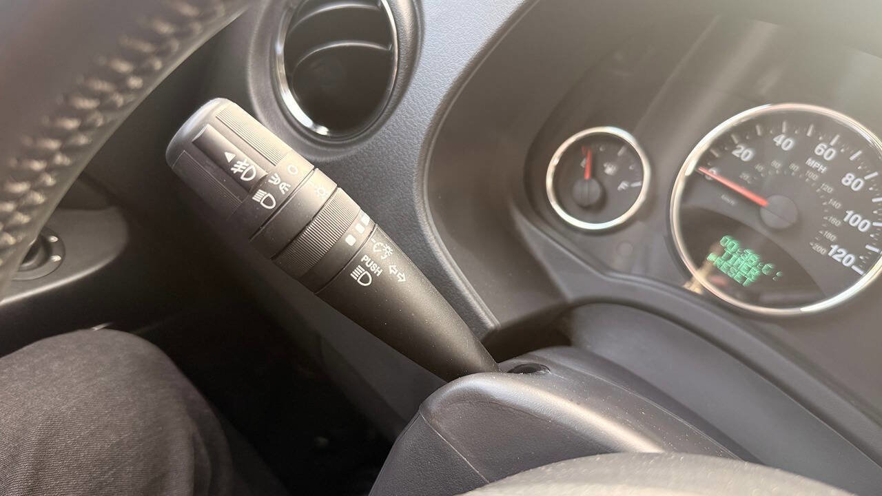 Used 2012 Jeep Patriot Limited w/ Sun/Sound Group AWD/4WD image 35