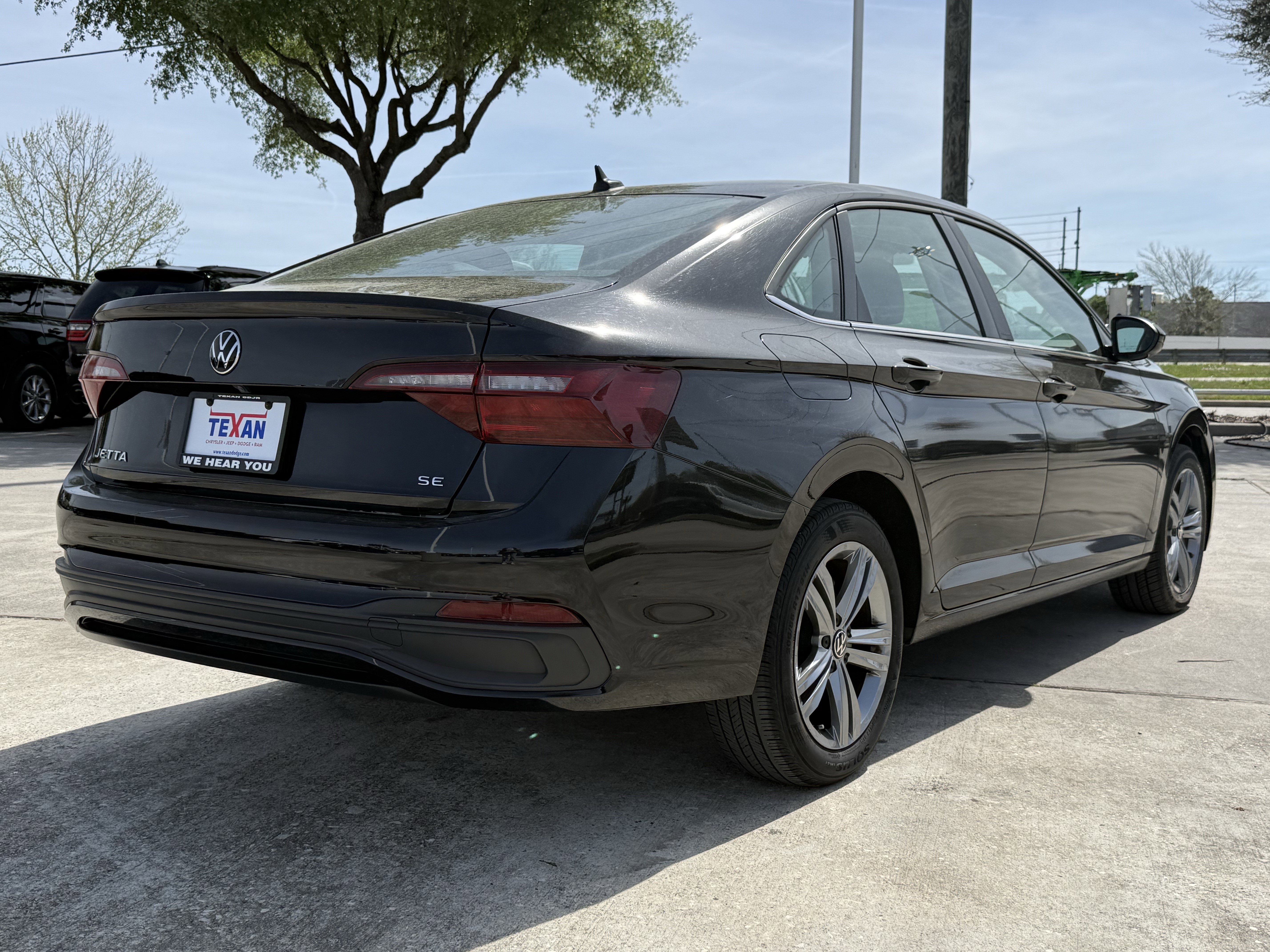 Used 2024 Volkswagen Jetta SE image 5