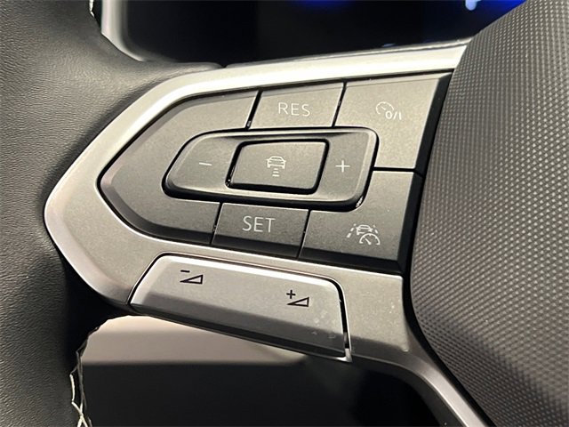 New 2026 Volkswagen Taos SE image 13