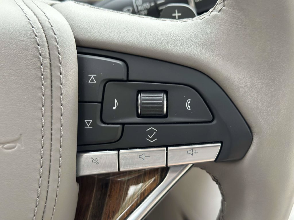 Used 2021 Cadillac Escalade ESV Sport Platinum AWD/4WD image 38