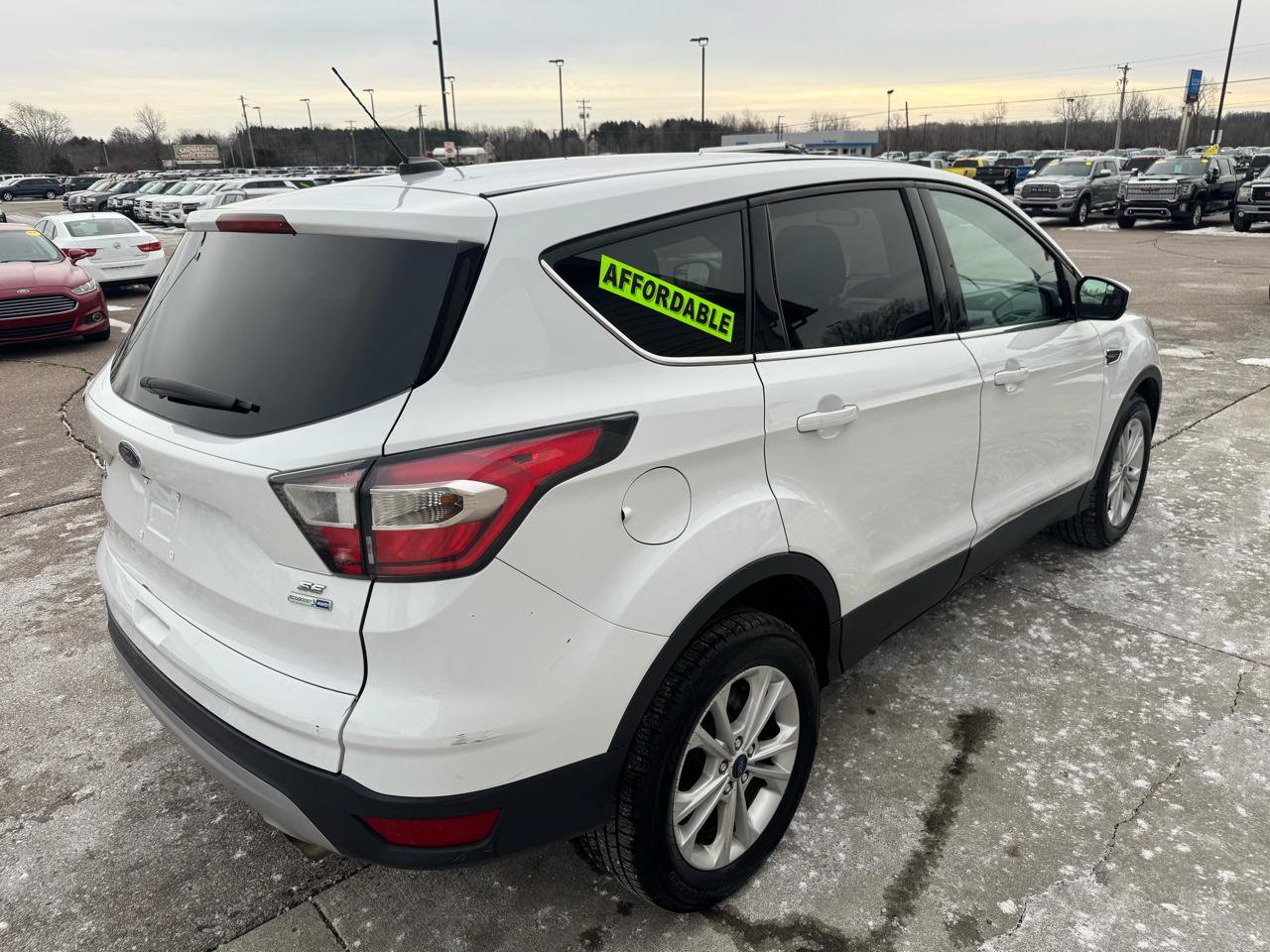 Used 2017 Ford Escape SE w/ SE Cold Weather Package AWD/4WD image 5