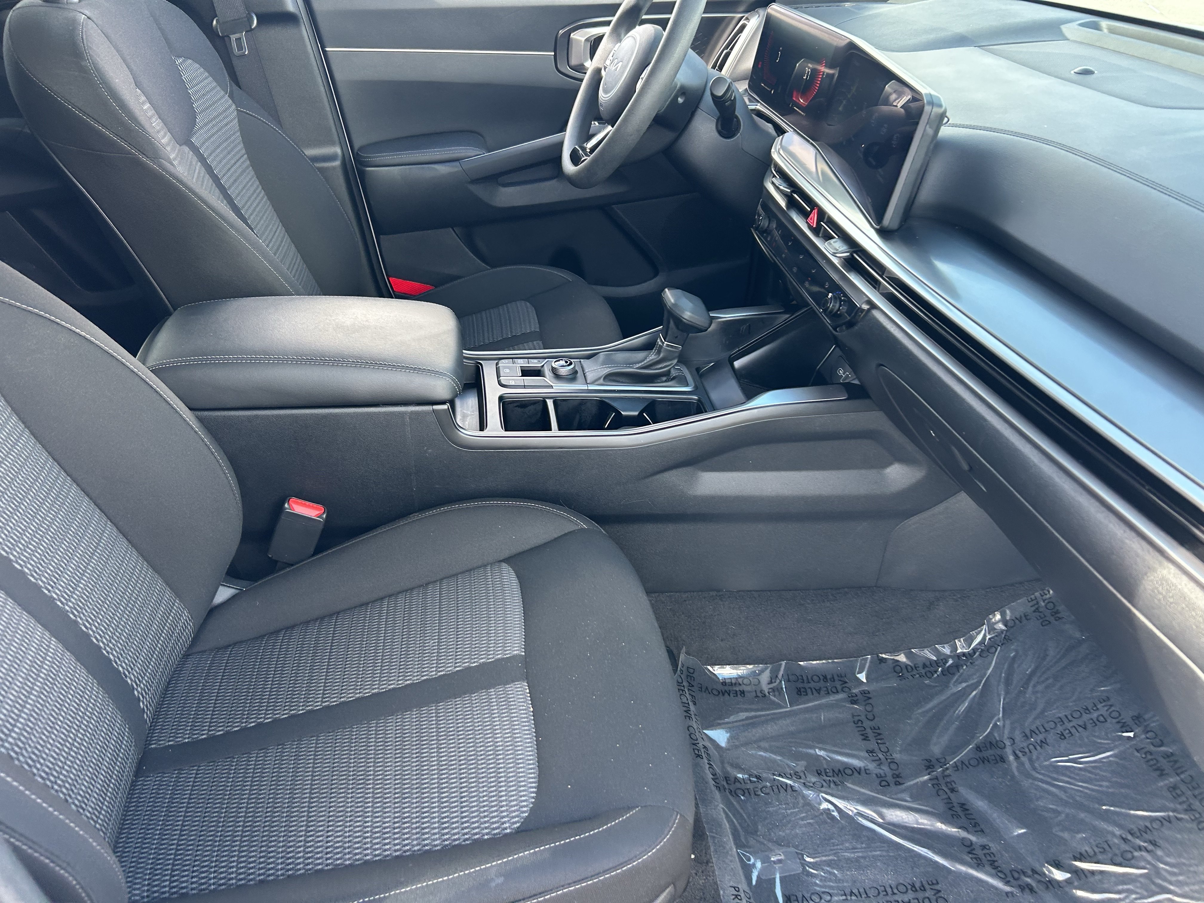 Certified 2025 Kia Sorento LX FWD image 12