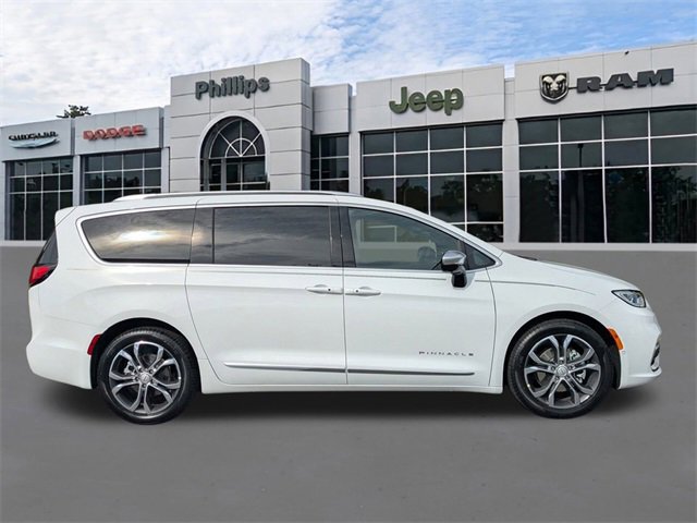New 2026 Chrysler Pacifica Pinnacle image 2