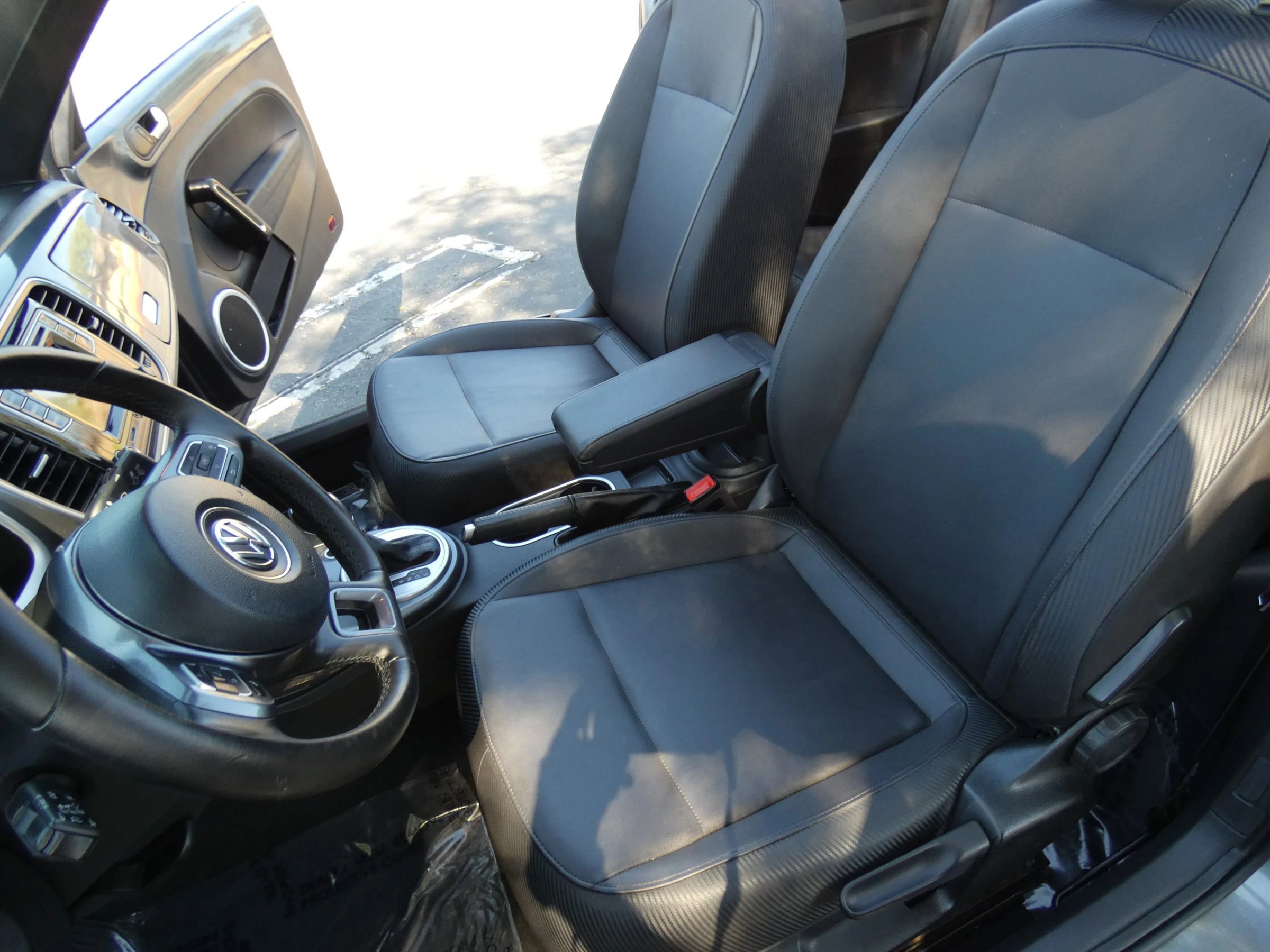 Used 2018 Volkswagen Beetle 2.0T S image 44