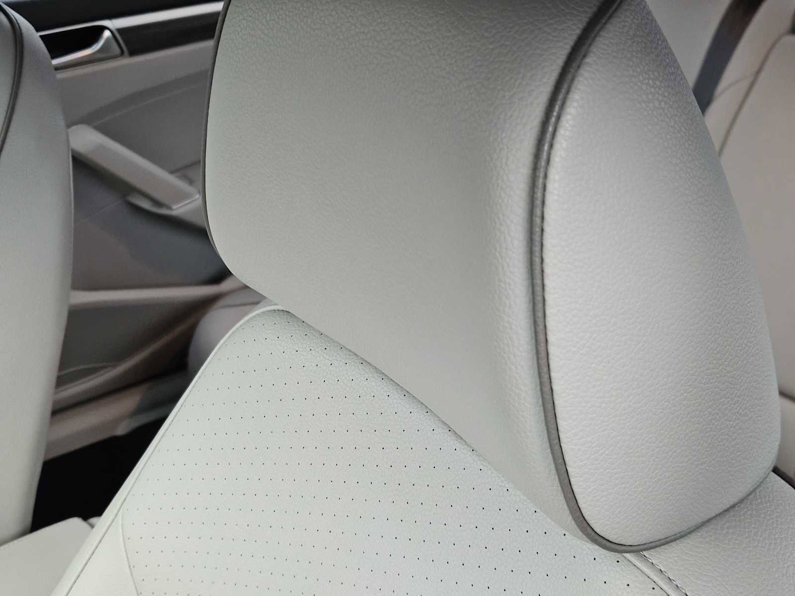 Used 2017 Volkswagen Passat 1.8T SE image 15