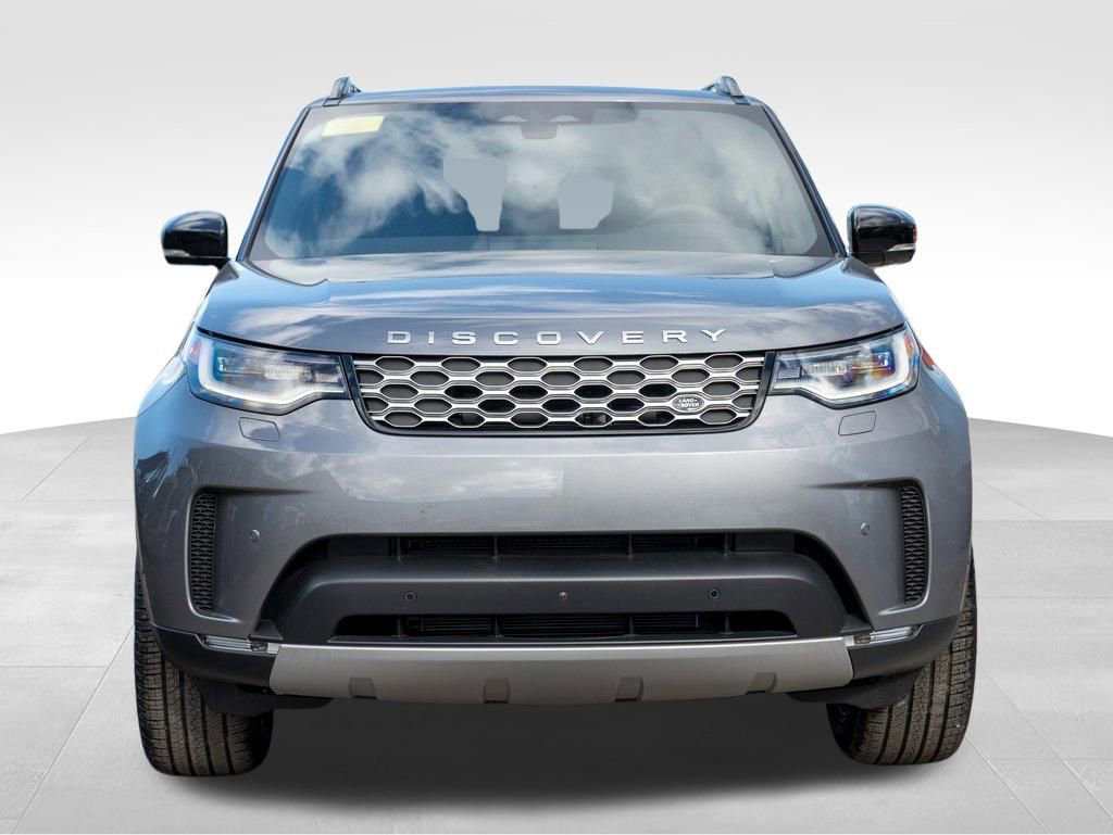 New 2025 Land Rover Discovery S image 2