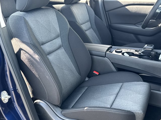 New 2025 Nissan Rogue SV AWD/4WD image 18
