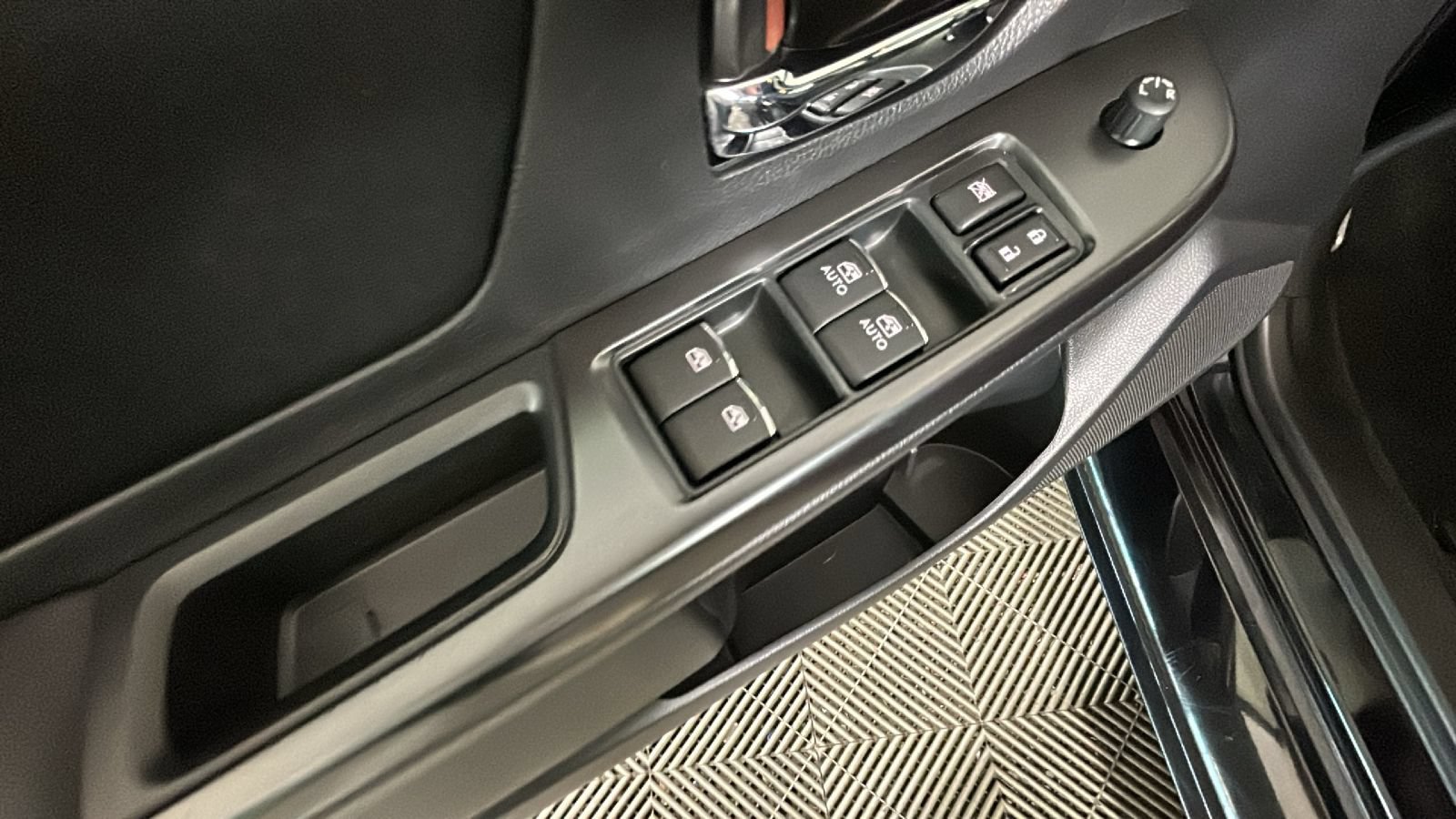 Used 2017 Subaru WRX Premium AWD/4WD image 13