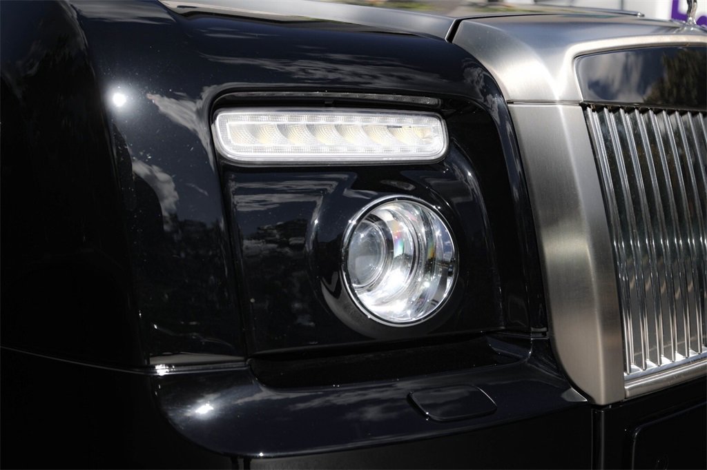 Used 2010 Rolls-Royce Phantom Drophead Coupe image 14