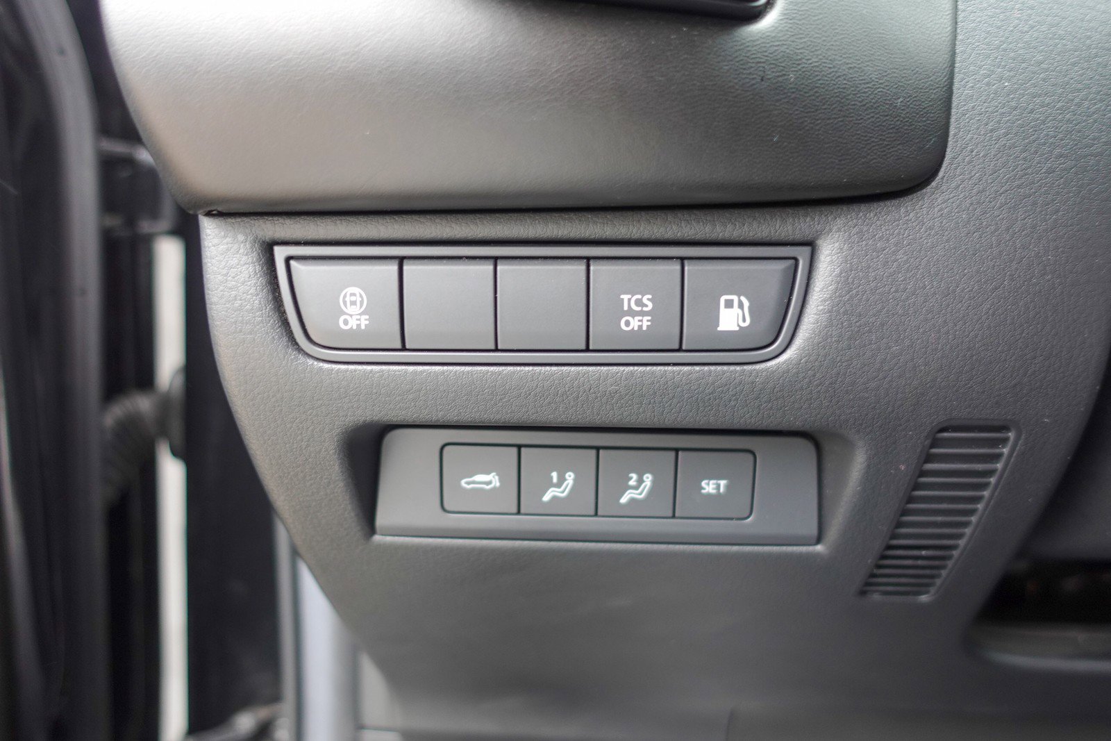 Certified 2025 MAZDA CX-50 AWD 2.5 Hybrid w/ Premium Pkg image 11