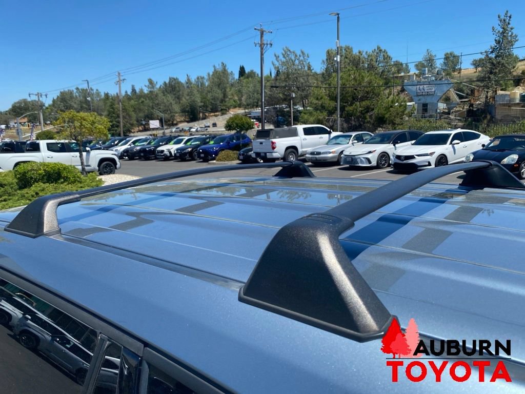 Used 2022 Toyota Highlander LE AWD/4WD image 9