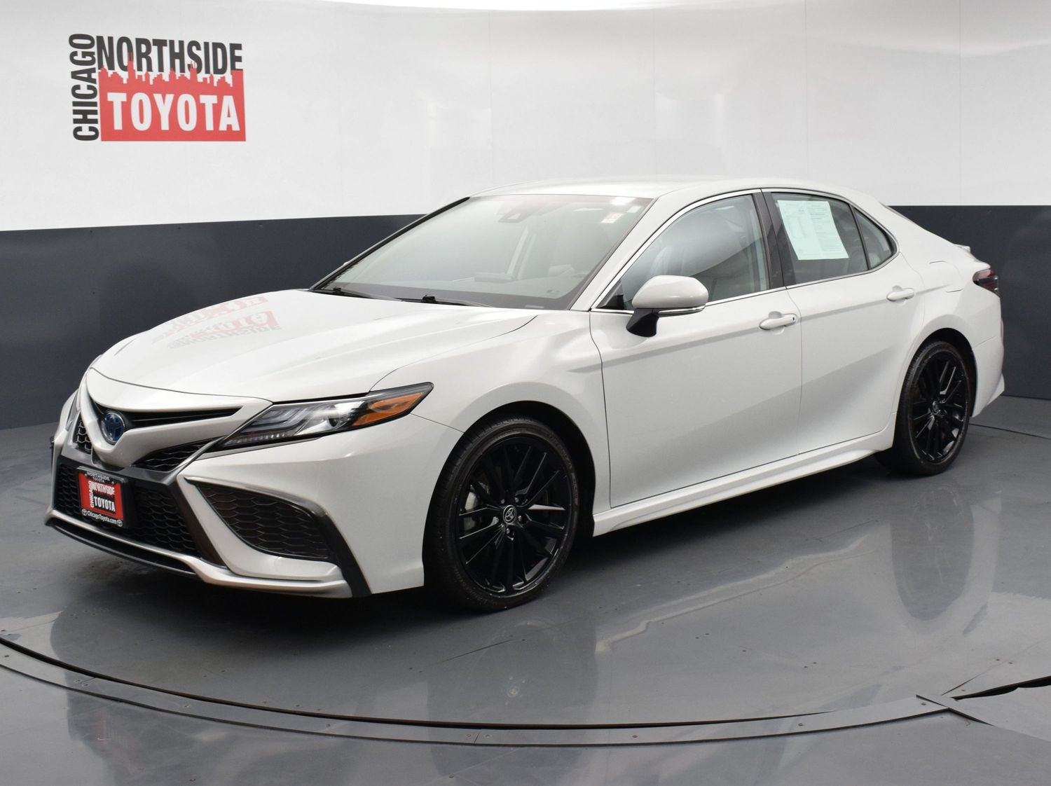Used 2022 Toyota Camry XSE FWD image 8