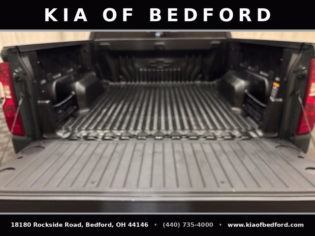 Used 2025 Chevrolet Silverado 1500 LT AWD/4WD image 24
