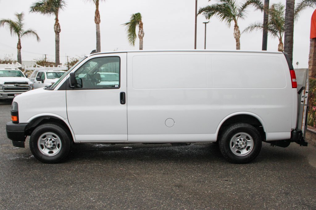 Used 2020 Chevrolet Express 3500 w/ Driver Convenience Package image 5