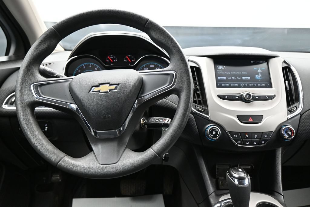 Used 2017 Chevrolet Cruze LS FWD image 13