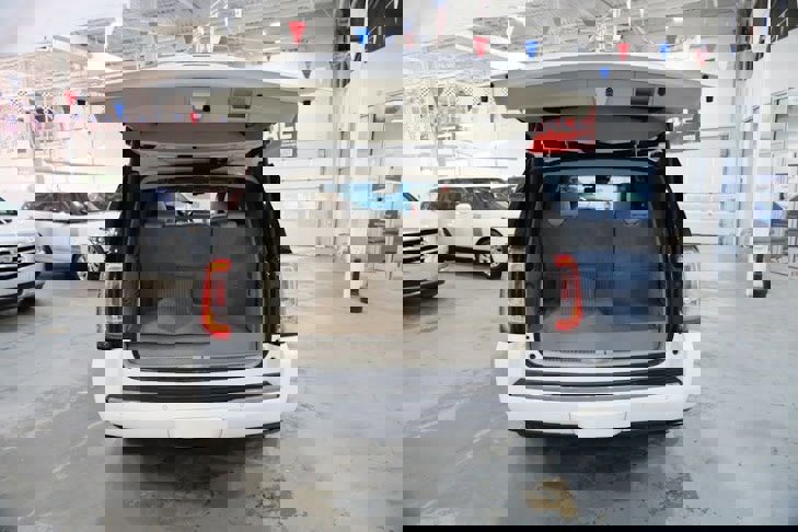 Used 2016 GMC Yukon Denali w/ Open Road Package image 10