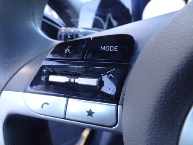 Used 2024 Hyundai Elantra SEL FWD image 17