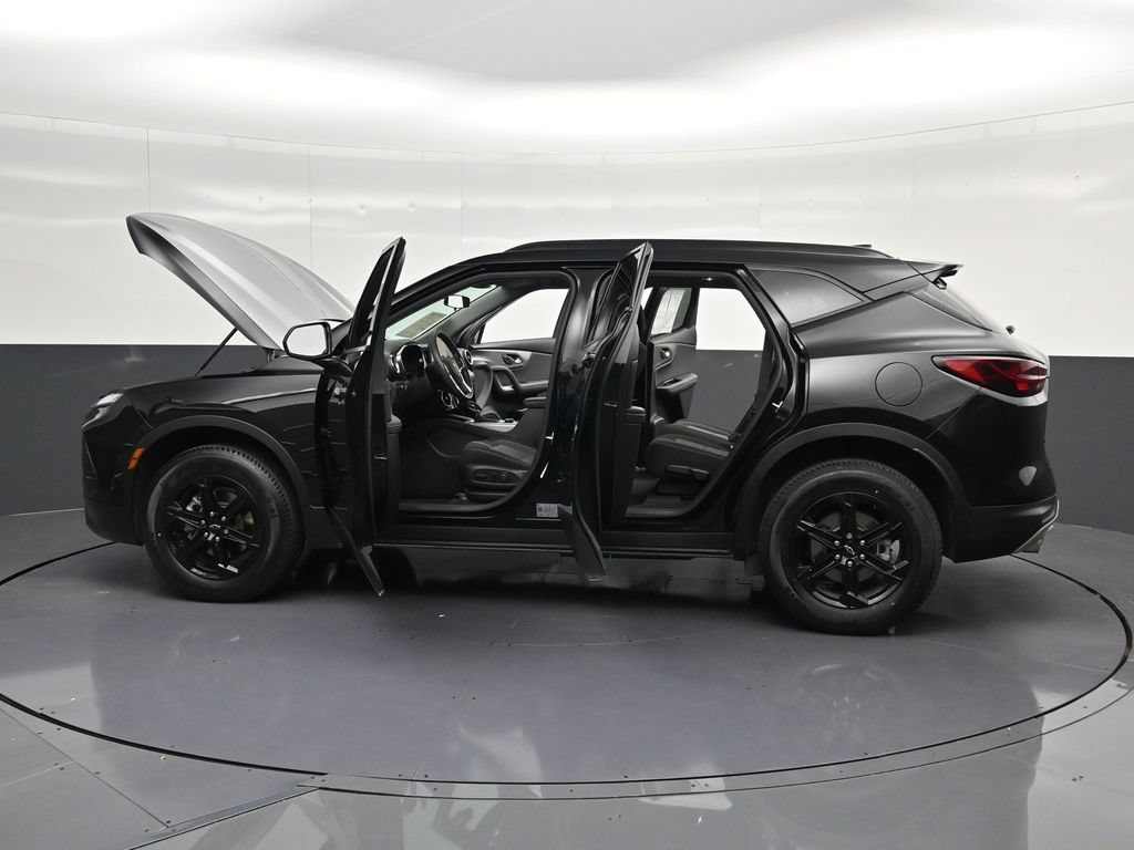 Used 2024 Chevrolet Blazer LT w/ Midnight/Sport Edition FWD image 37