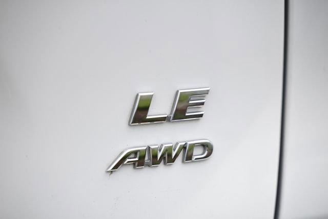 Used 2024 Toyota RAV4 LE AWD/4WD image 9