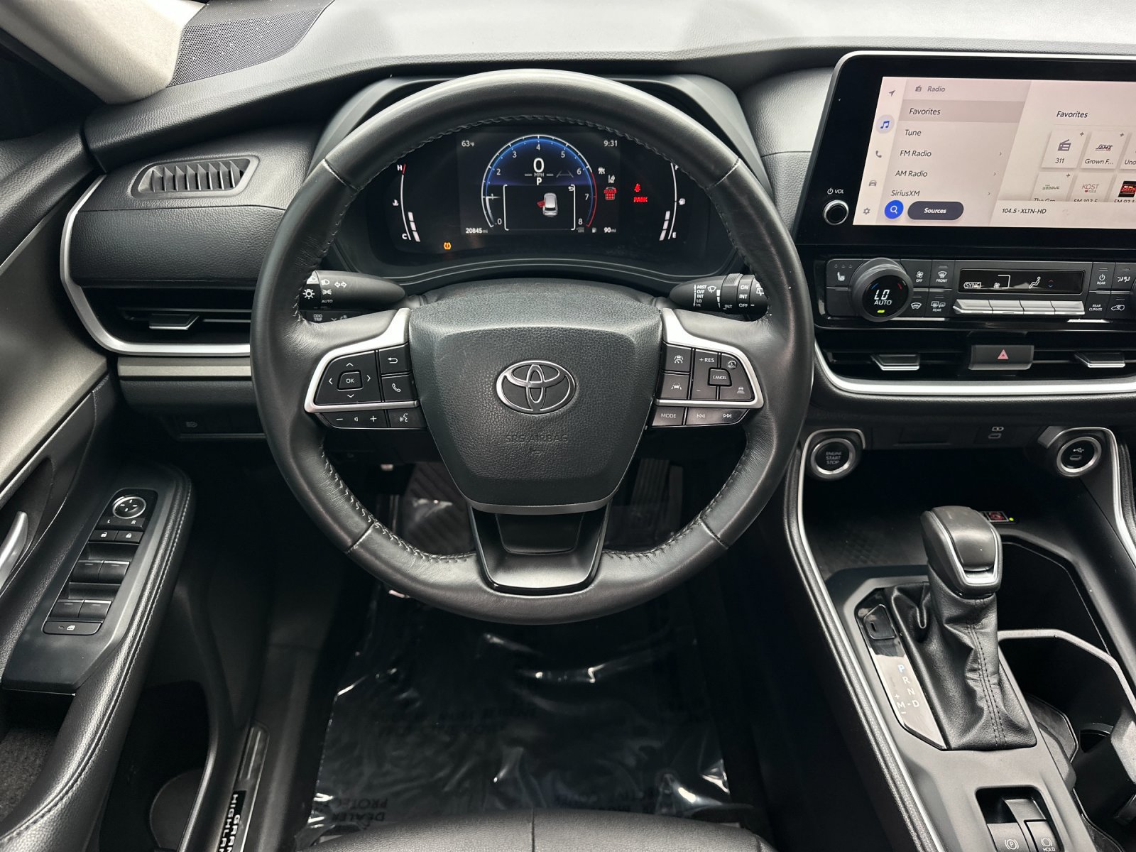 Used 2024 Toyota Grand Highlander AWD image 13
